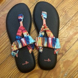 Sanuk yoga mat sandals